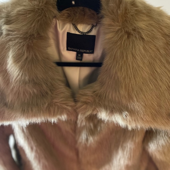 COPY - Banana Republic fur jacket - Picture 2 of 2